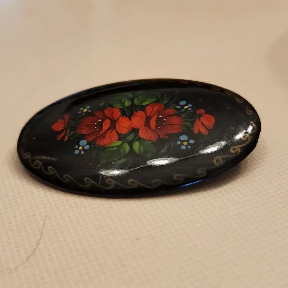 Vintage hand painted floral pin brooch